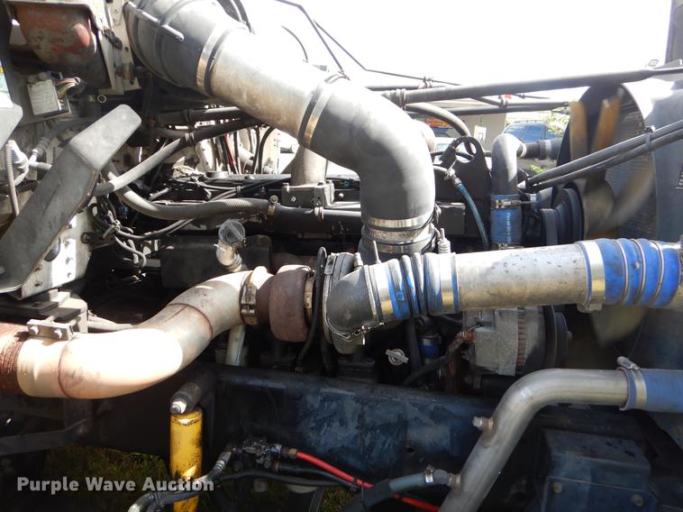 image for item EO9715 1998 Freightliner FLD semi truck