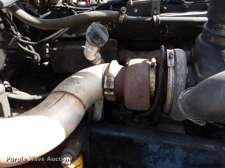 image for item EO9715 1998 Freightliner FLD semi truck