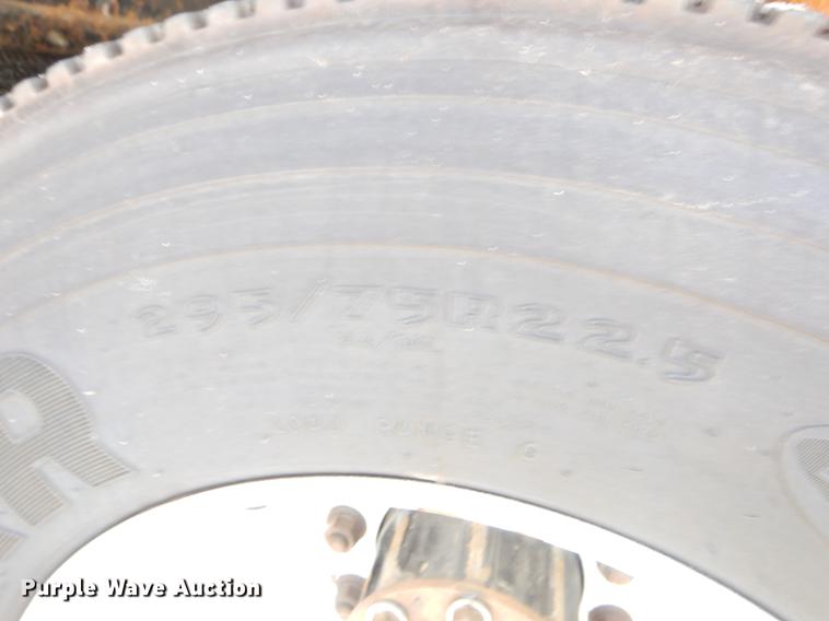 image for item EO9715 1998 Freightliner FLD semi truck