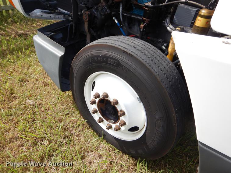 image for item EO9715 1998 Freightliner FLD semi truck