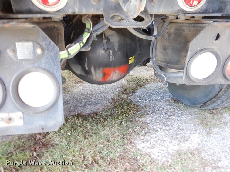 image for item EO9715 1998 Freightliner FLD semi truck