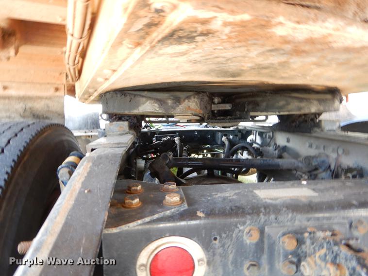 image for item EO9715 1998 Freightliner FLD semi truck