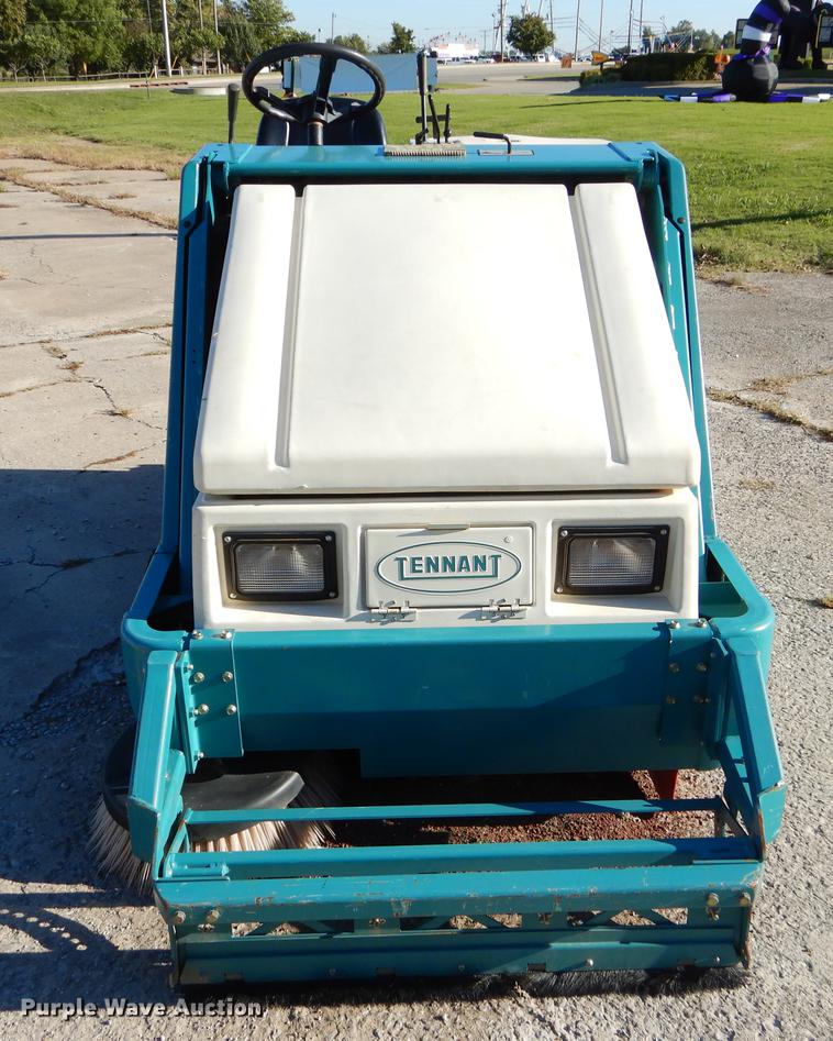 image for item EO9716 Tennant 6400 sweeper
