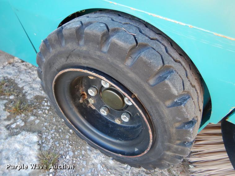 image for item EO9716 Tennant 6400 sweeper