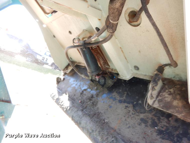 image for item EO9716 Tennant 6400 sweeper