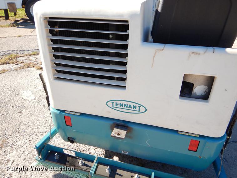 image for item EO9716 Tennant 6400 sweeper