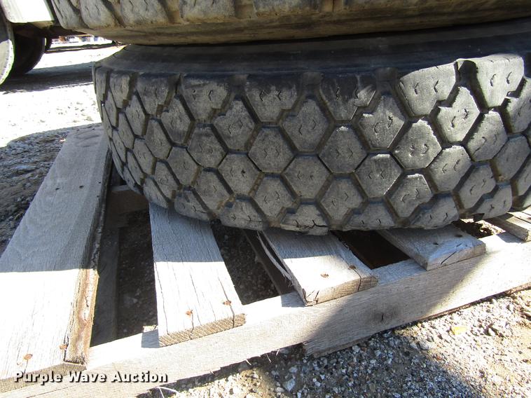 image for item EU9150 Tires and wheels