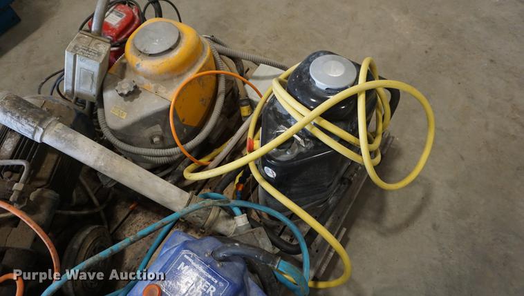 image for item EU9171 Stone working tools