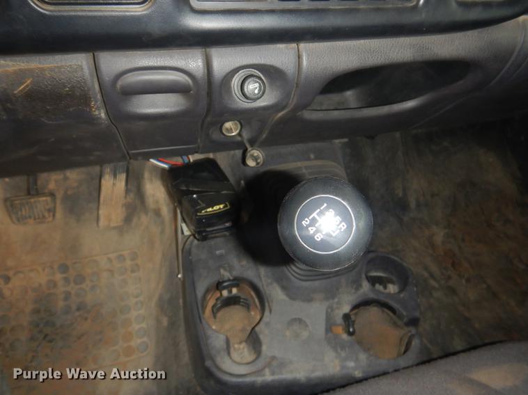 image for item EW9531 2002 Dodge Ram 3500 Laramie SLT flatbed pickup truck