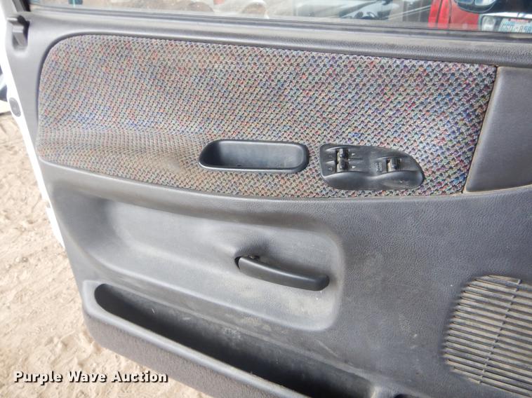 image for item EW9531 2002 Dodge Ram 3500 Laramie SLT flatbed pickup truck