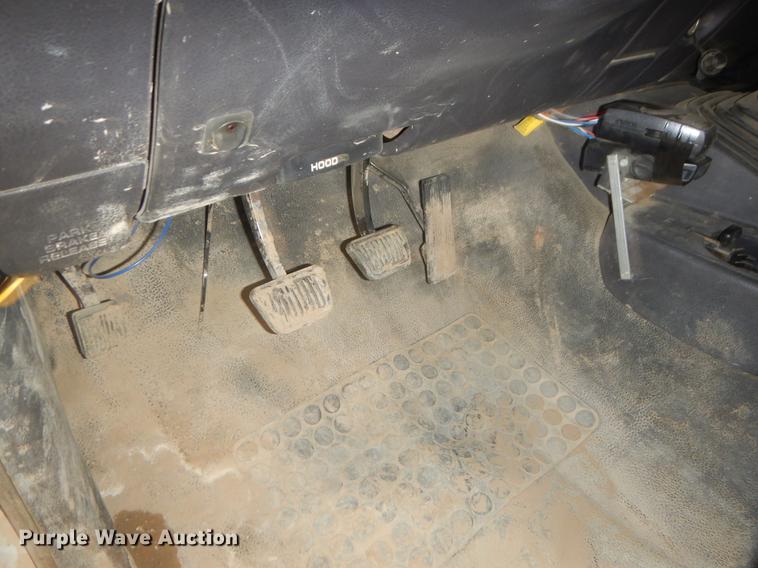 image for item EW9531 2002 Dodge Ram 3500 Laramie SLT flatbed pickup truck