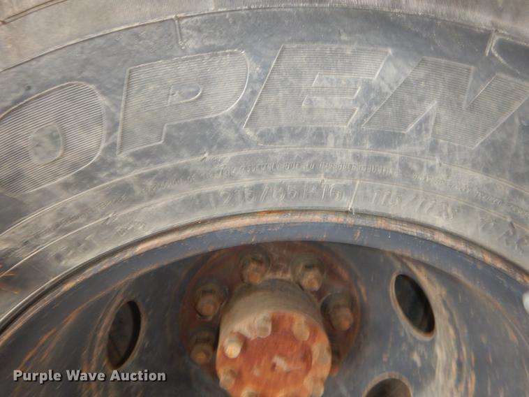 image for item EW9531 2002 Dodge Ram 3500 Laramie SLT flatbed pickup truck