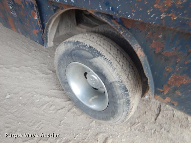 image for item EW9531 2002 Dodge Ram 3500 Laramie SLT flatbed pickup truck