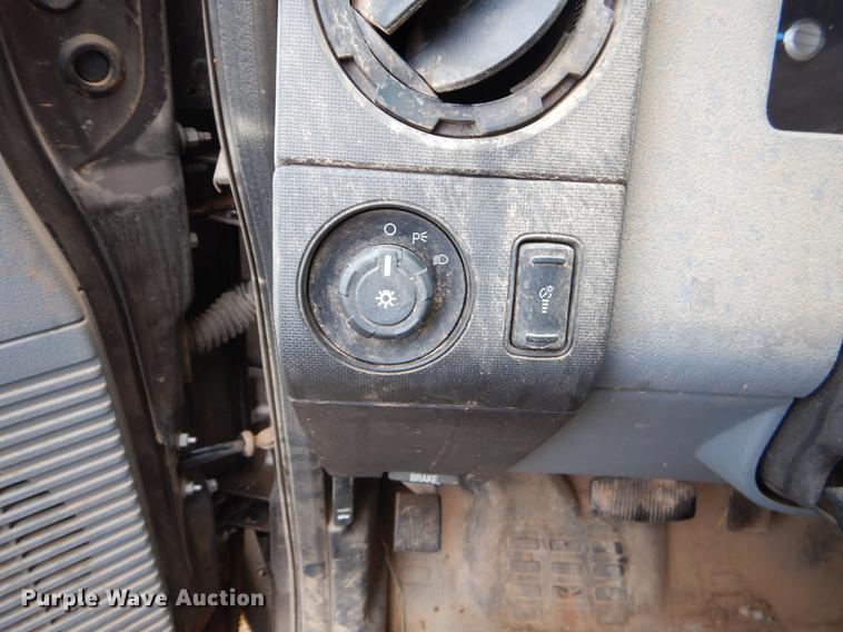 image for item EW9575 2015 Ford F350 Super Duty XL SuperCab bale bed pickup truck