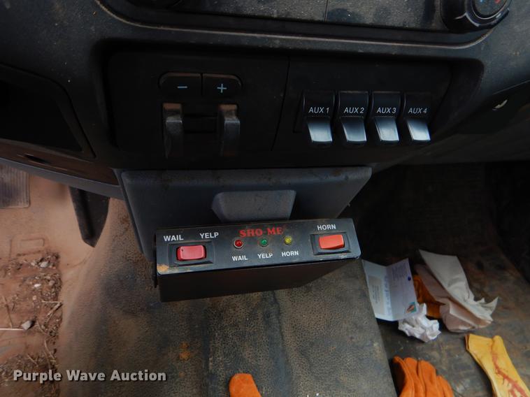 image for item EW9575 2015 Ford F350 Super Duty XL SuperCab bale bed pickup truck