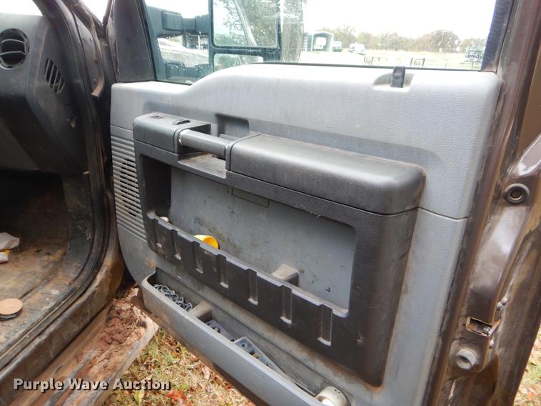 image for item EW9575 2015 Ford F350 Super Duty XL SuperCab bale bed pickup truck