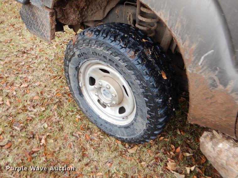 image for item EW9575 2015 Ford F350 Super Duty XL SuperCab bale bed pickup truck