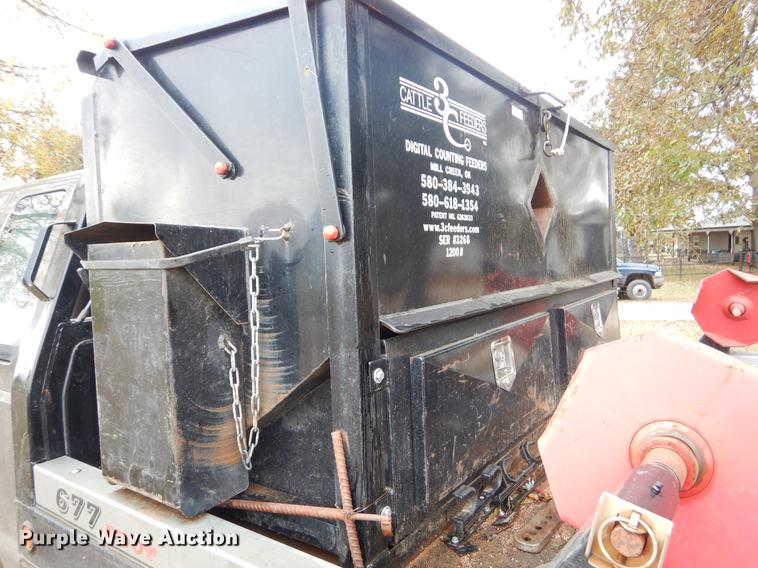 image for item EW9575 2015 Ford F350 Super Duty XL SuperCab bale bed pickup truck