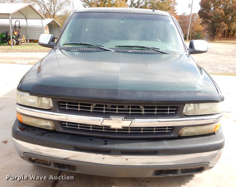image for item EW9584 2002 Chevrolet Silverado 1500 Ext. Cab pickup truck