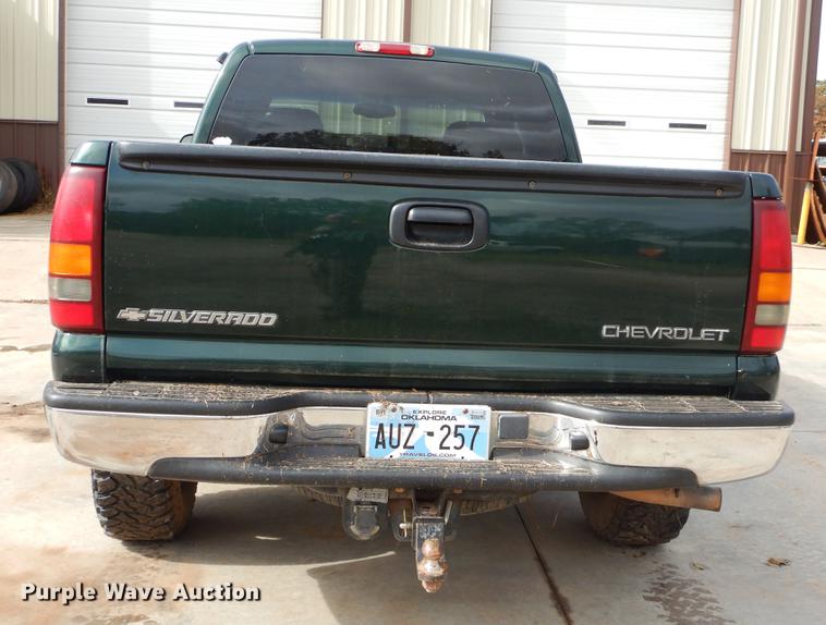 image for item EW9584 2002 Chevrolet Silverado 1500 Ext. Cab pickup truck