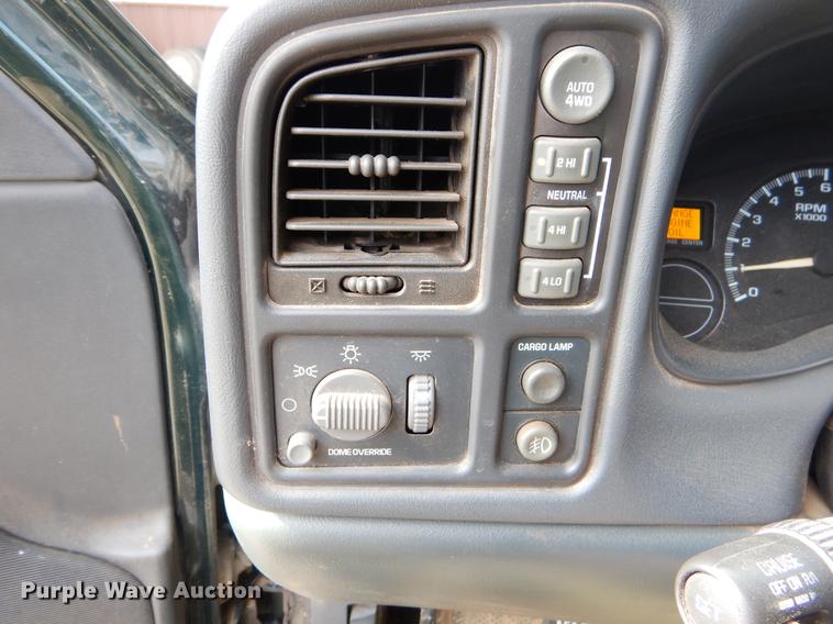 image for item EW9584 2002 Chevrolet Silverado 1500 Ext. Cab pickup truck