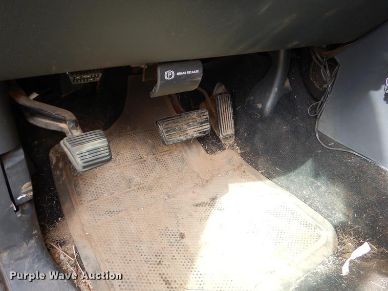 image for item EW9584 2002 Chevrolet Silverado 1500 Ext. Cab pickup truck