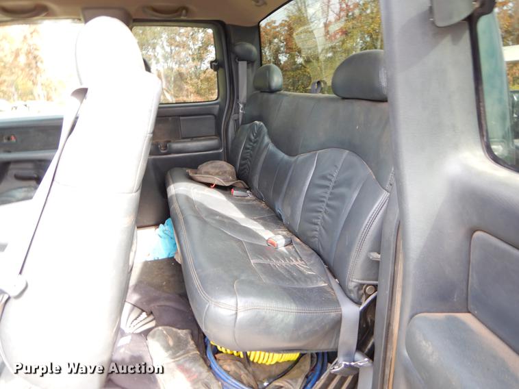 image for item EW9584 2002 Chevrolet Silverado 1500 Ext. Cab pickup truck