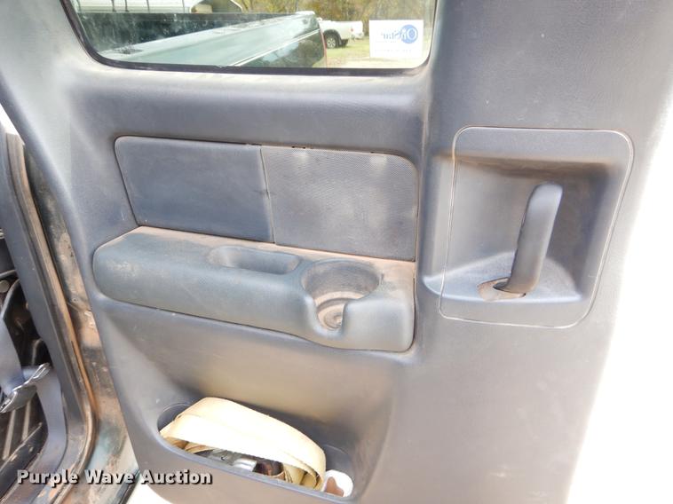 image for item EW9584 2002 Chevrolet Silverado 1500 Ext. Cab pickup truck