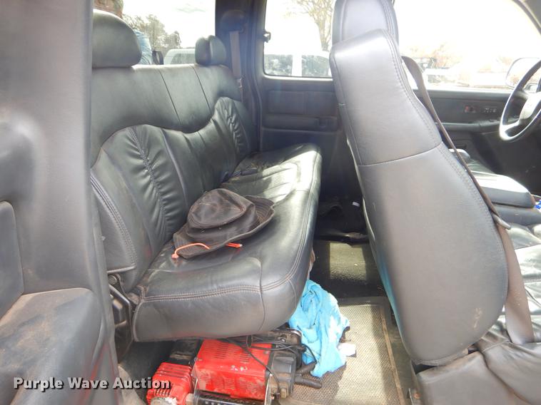 image for item EW9584 2002 Chevrolet Silverado 1500 Ext. Cab pickup truck