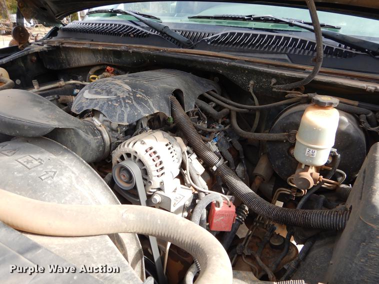 image for item EW9584 2002 Chevrolet Silverado 1500 Ext. Cab pickup truck