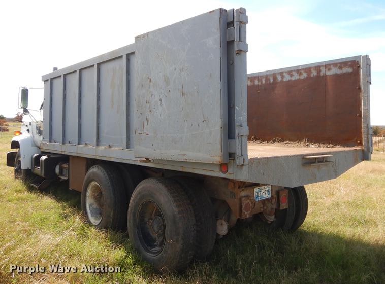 image for item EW9587 1989 Chevrolet Kodiak flatbed truck