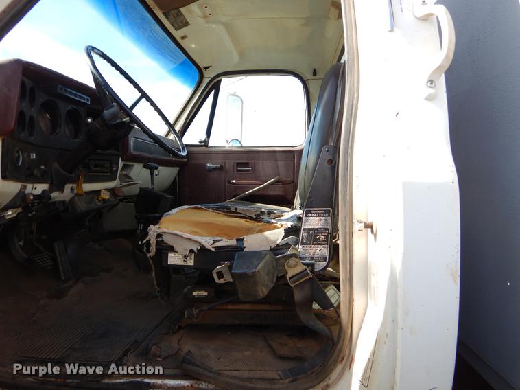 image for item EW9587 1989 Chevrolet Kodiak flatbed truck