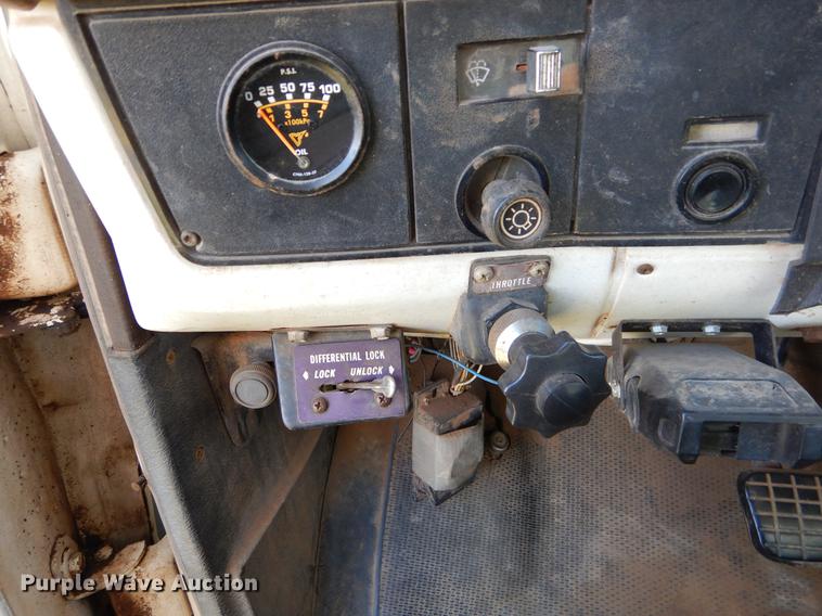 image for item EW9587 1989 Chevrolet Kodiak flatbed truck