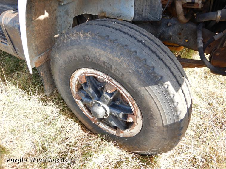 image for item EW9587 1989 Chevrolet Kodiak flatbed truck