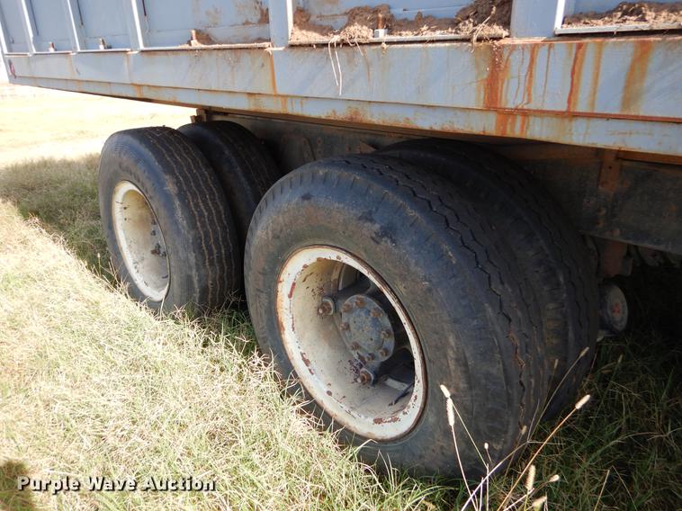 image for item EW9587 1989 Chevrolet Kodiak flatbed truck