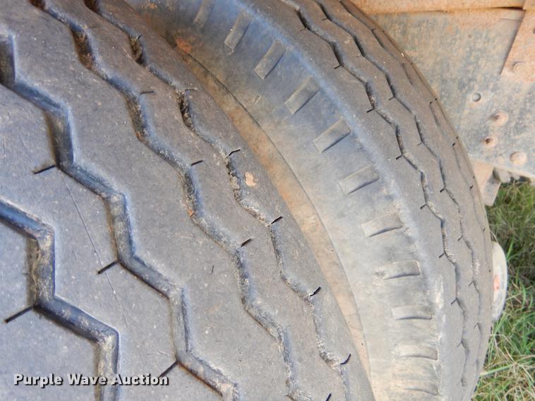 image for item EW9587 1989 Chevrolet Kodiak flatbed truck