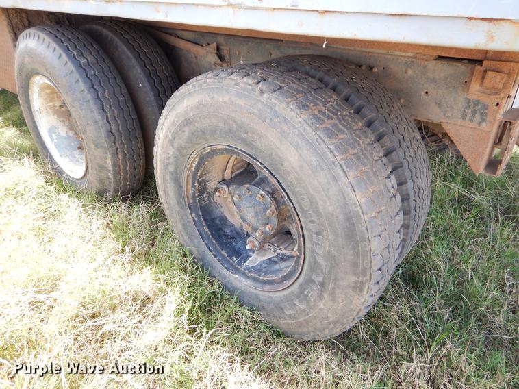 image for item EW9587 1989 Chevrolet Kodiak flatbed truck