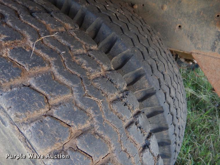 image for item EW9587 1989 Chevrolet Kodiak flatbed truck