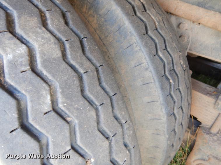 image for item EW9587 1989 Chevrolet Kodiak flatbed truck