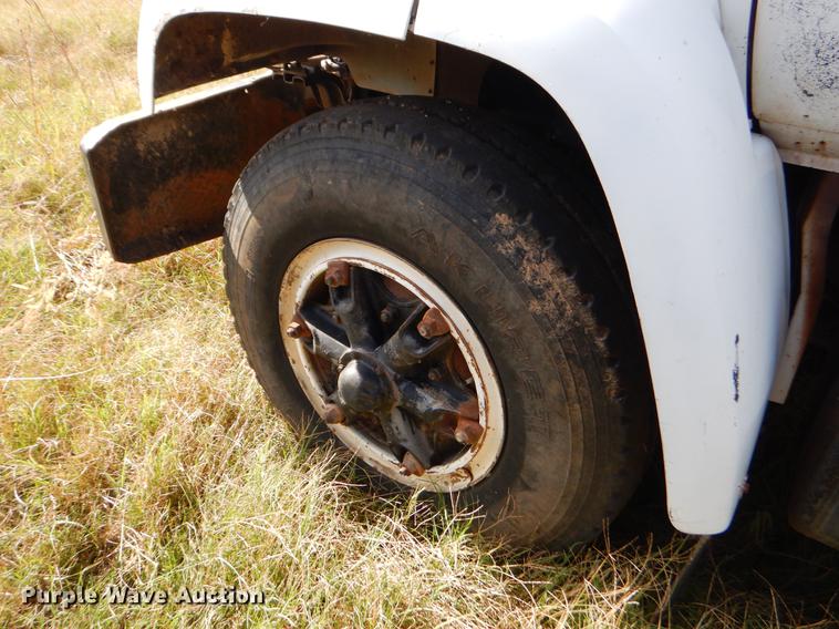 image for item EW9587 1989 Chevrolet Kodiak flatbed truck