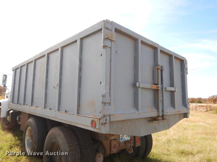 image for item EW9587 1989 Chevrolet Kodiak flatbed truck