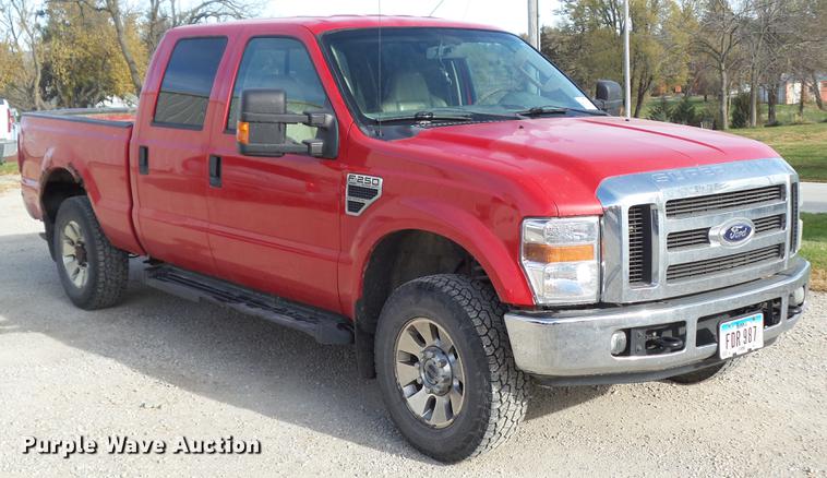 image for item L5713 2008 Ford F250 Super Duty Crew Cab pickup truck