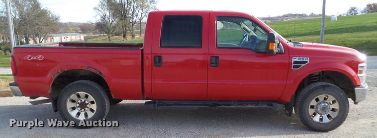 image for item L5713 2008 Ford F250 Super Duty Crew Cab pickup truck