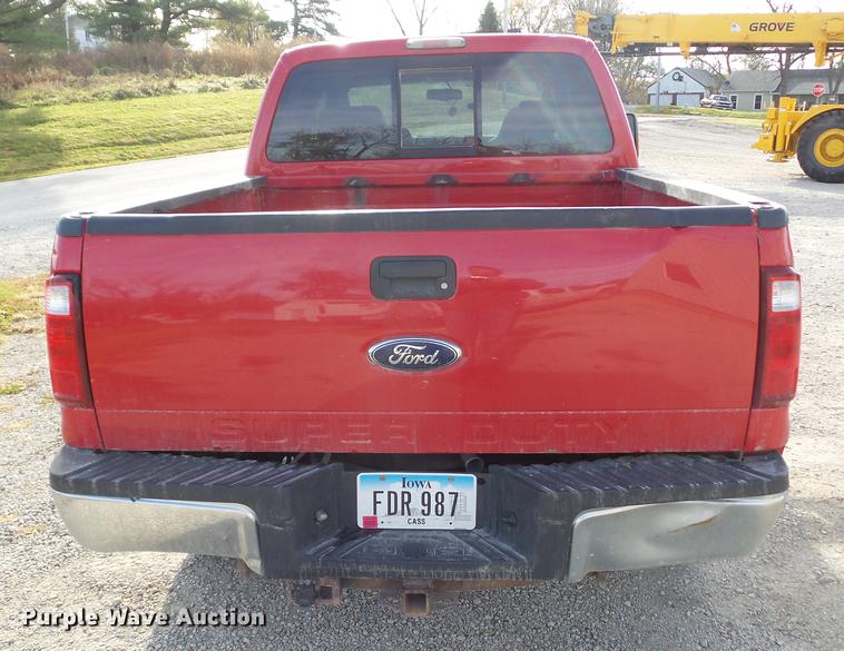 image for item L5713 2008 Ford F250 Super Duty Crew Cab pickup truck