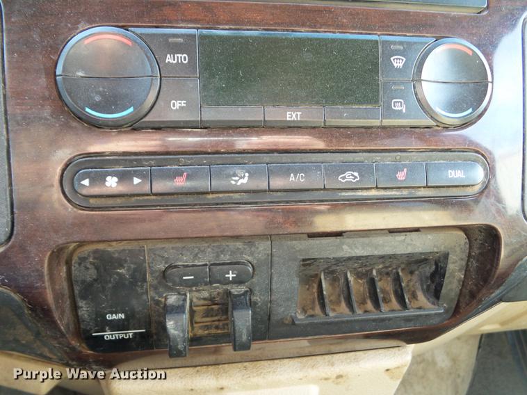 image for item L5713 2008 Ford F250 Super Duty Crew Cab pickup truck