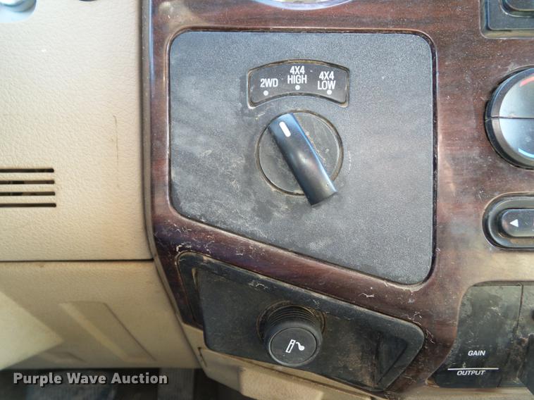 image for item L5713 2008 Ford F250 Super Duty Crew Cab pickup truck