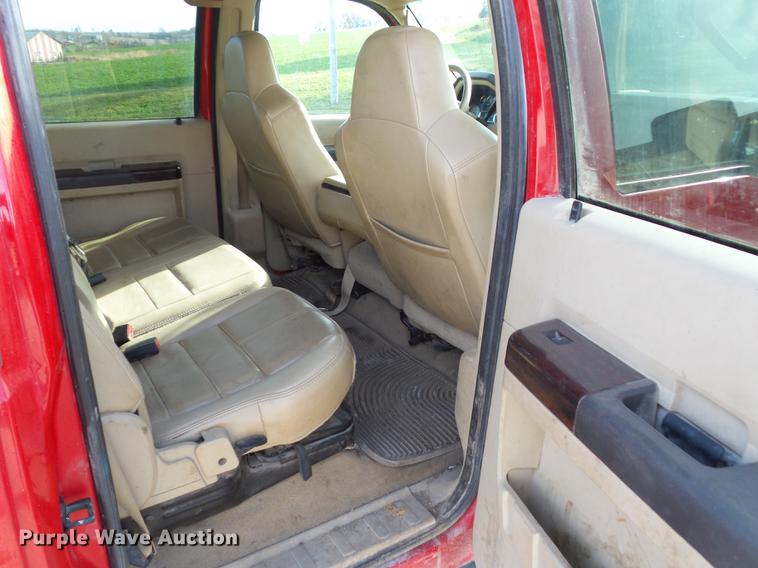 image for item L5713 2008 Ford F250 Super Duty Crew Cab pickup truck