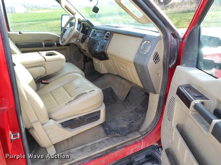 image for item L5713 2008 Ford F250 Super Duty Crew Cab pickup truck