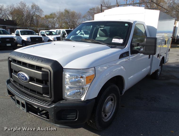 image for item L5720 2011 Ford F350 Super Duty utility bed pickup truck