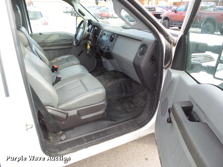 image for item L5720 2011 Ford F350 Super Duty utility bed pickup truck